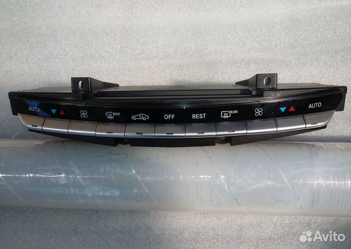 Блок управления средней консоли мерседес S 221