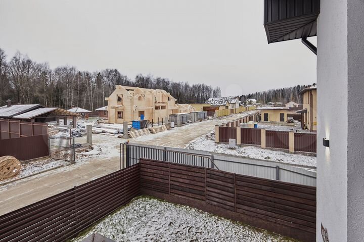 Коттедж 200 м² на участке 7,5 сот.