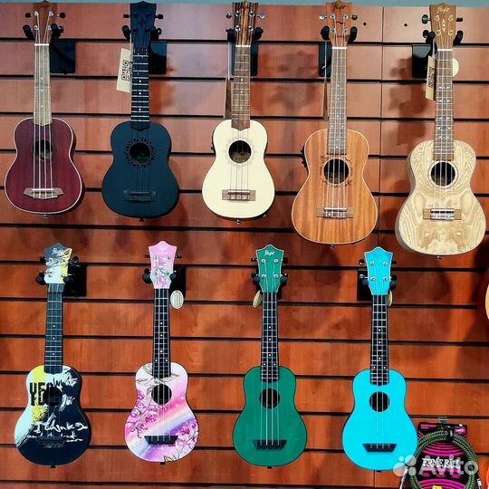 Укулеле в ассортименте