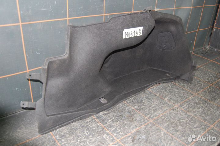 Обшивка багажника правая - Hyundai Equus