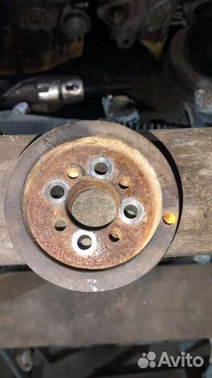 Ступица для кондиционера Audi 80B3 026105215