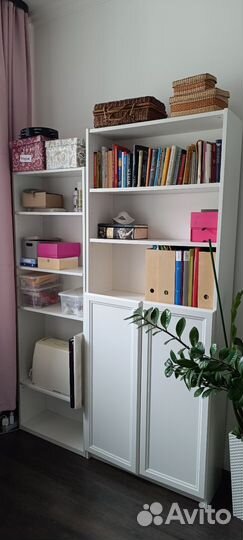 Стеллаж для книг белый