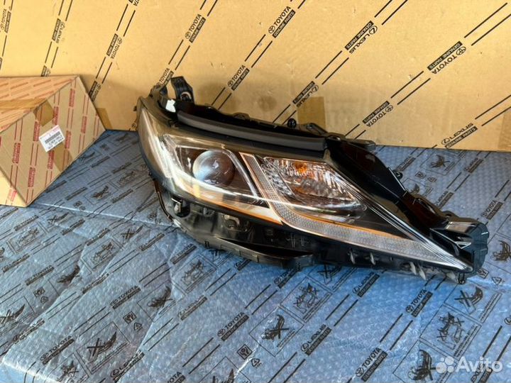 Фара светодиодная правая Toyota Camry 70 17-23
