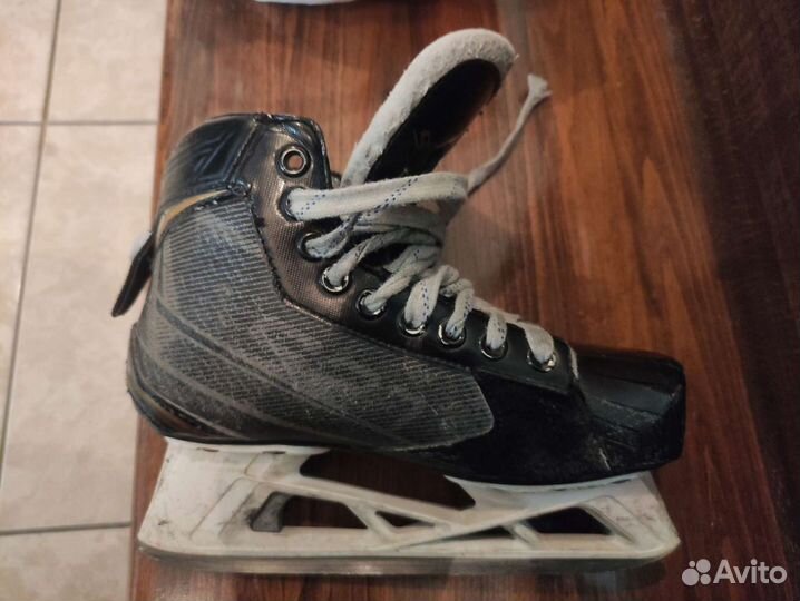 Коньки вратарские хоккейные