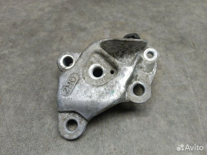 Кронштейн опоры двигателя Nissan Teana L33 2.5