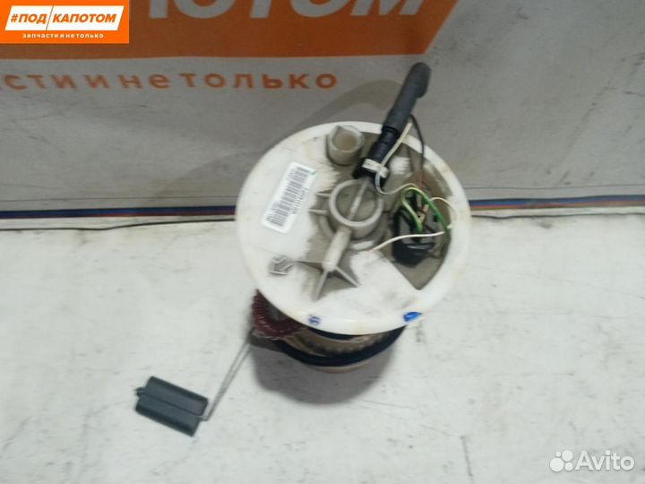 Насос топливный в бак Volvo S40 2 рест. 2011