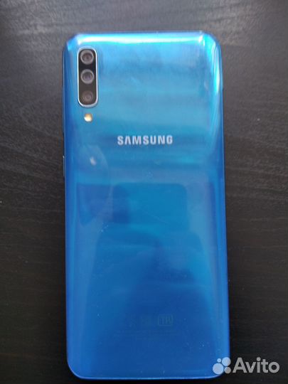 Samsung Galaxy A50, 4/64 ГБ