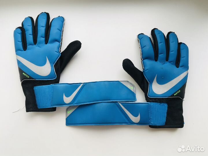 Вратарские перчатки nike 8 размер, гетры