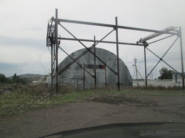 Здание пилорамы 441 м² и гараж 266 м²