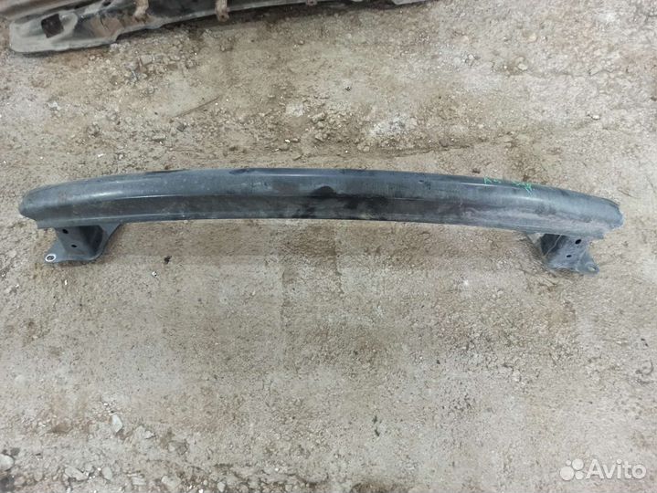 Усилитель заднего бампера Ford Focus 2