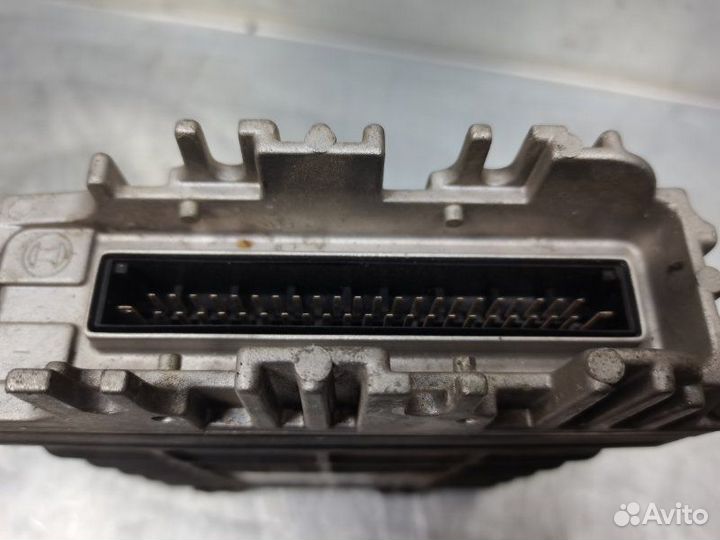 Блок управления двигателем Volkswagen Passat B3