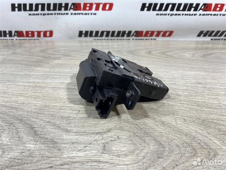 Замок крышки багажника Ниссан Кашкай J10