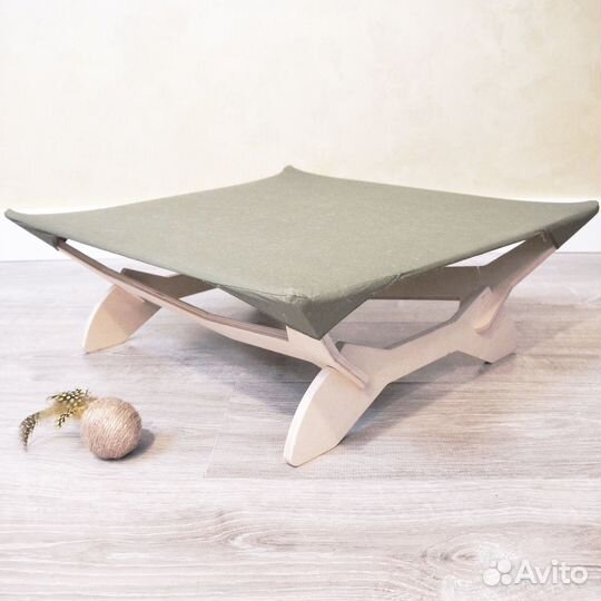 Гамак-лежанка для кошек и собак мелких пород