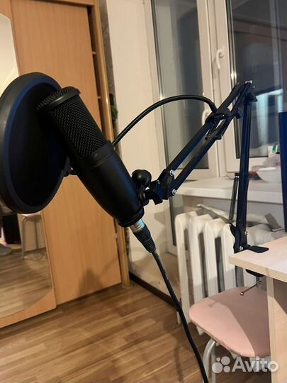 Студийный микрофон и звуковая карта