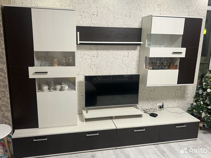 Стенка в гостиную бу