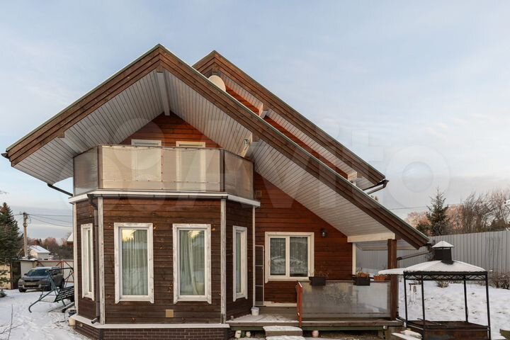 Дом 180 м² на участке 12 сот.