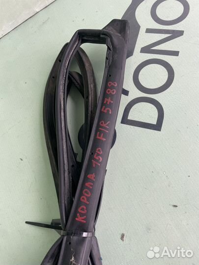 Уплотнитель двери передней правой corolla 150