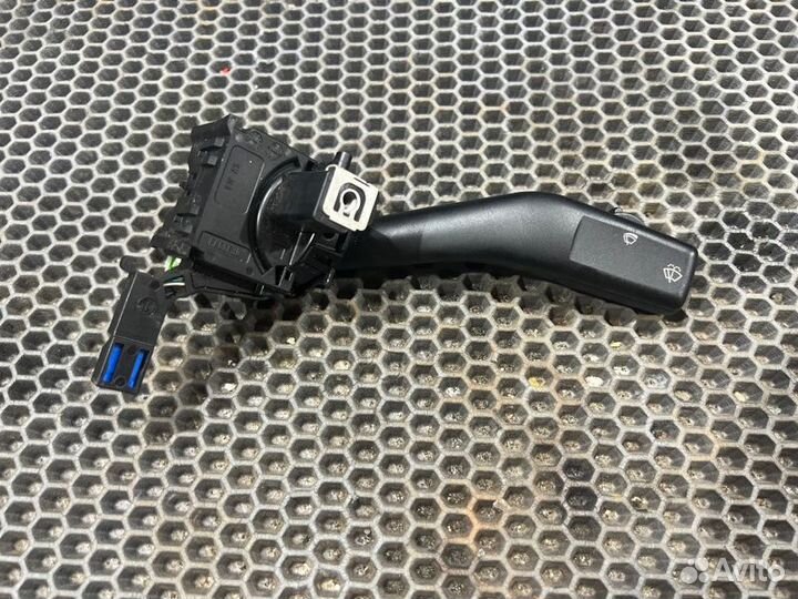 Подрулевой переключатель передний правый