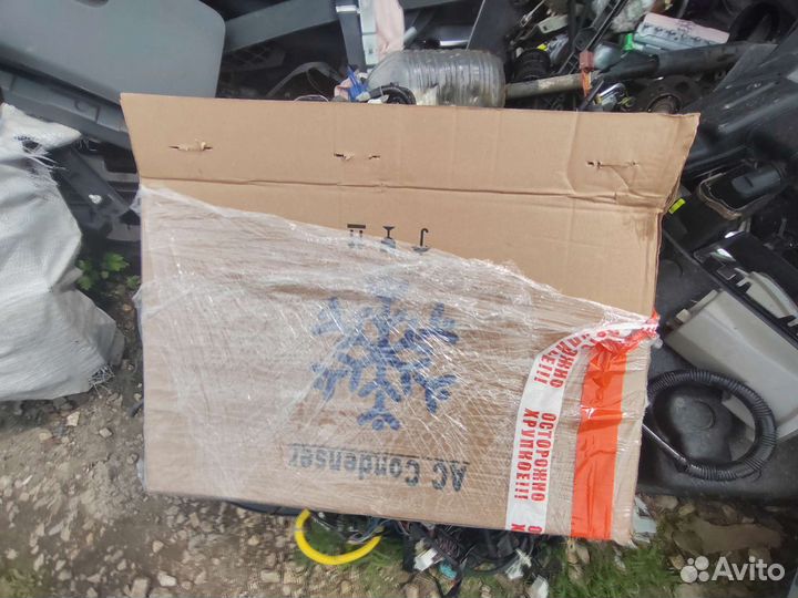 Радиатор кондиционера Hyundai Solaris