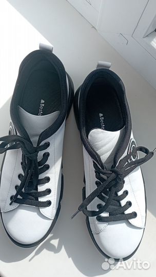 Спортивные туфли 39 размер