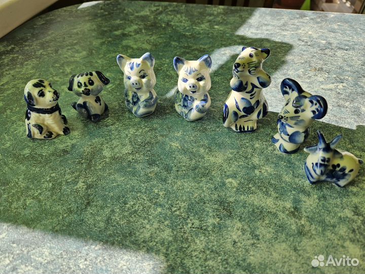 Маленькие фигурки гжель