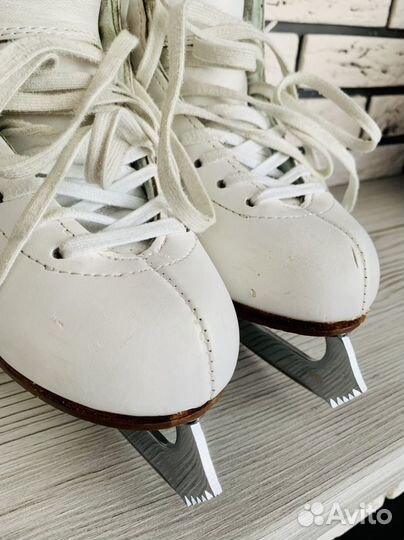 Фигурные коньки graf ACE