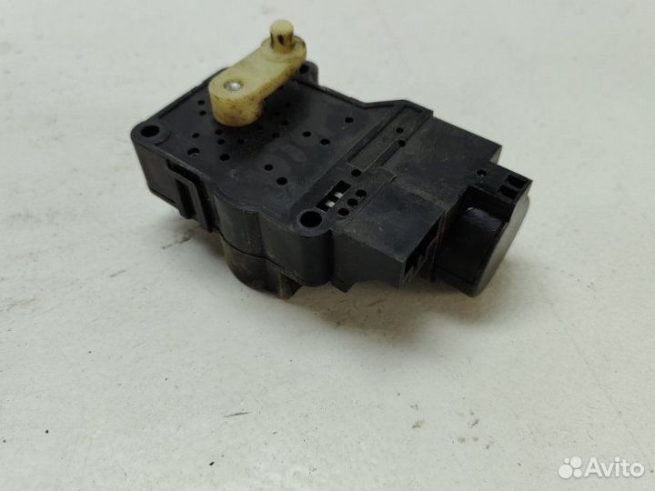 Сервопривод заслонок печки Nissan Bluebird EU14