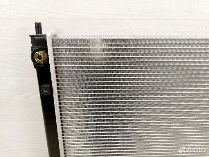 Радиатор охлаждения Cadillac CTS 2. 2007-2014