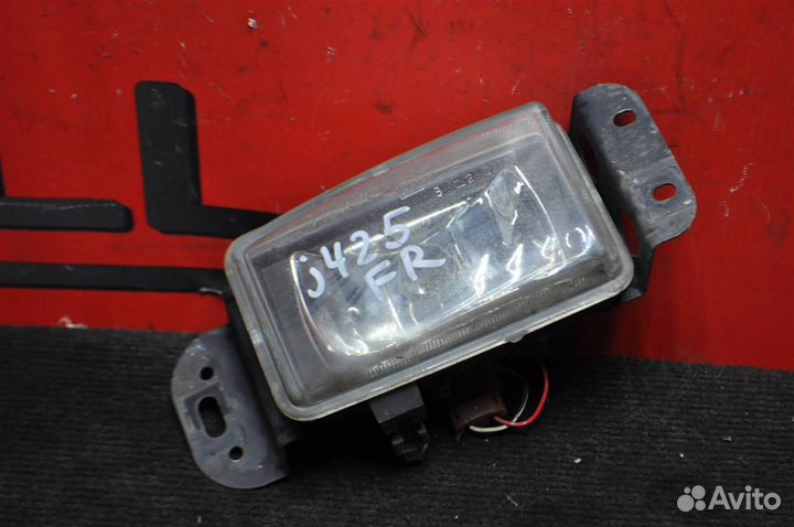 Туманка правая toyota corolla ZZE121