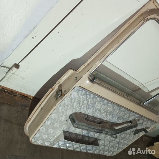 Двери на ваз 2121