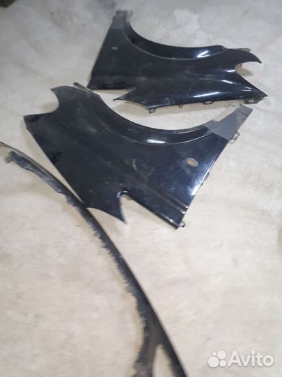 Переднее крыло чёрное на mercedes vito