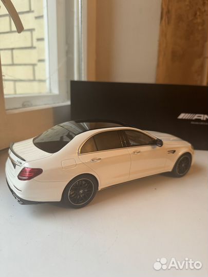 Модель mercedes e63 amg w213 1:18