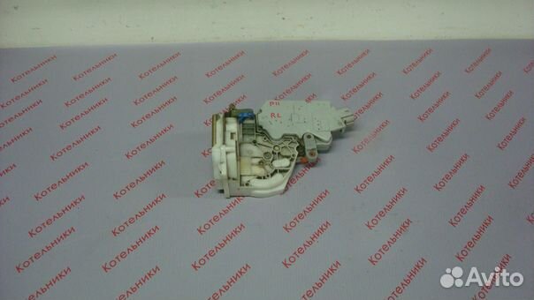 Nissan 82503-2F000 Замок задний левый