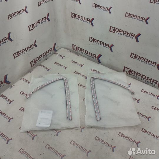 Молдинг форточки 5DR hyundai solaris hatchback 11