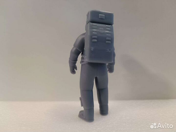 Миниатюра космонавт