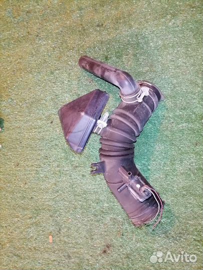 Патрубок воздушного фильтра 17881-28140 Toyota Cam