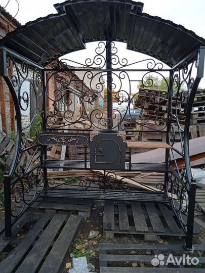 Кованые мангалы с крышей
