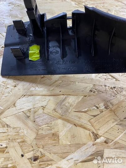 Держатель задней полки левый Renault Megane 2007