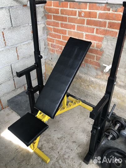 Скамья для жима со стойками и грифом
