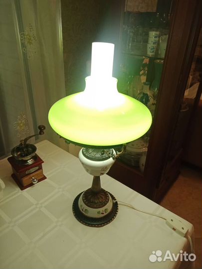Лампа настольная