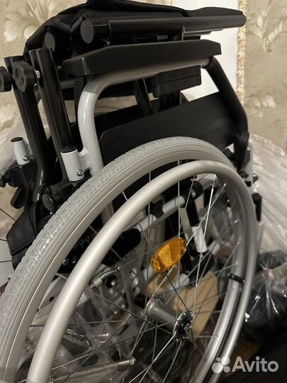 Коляска инвалидная новая