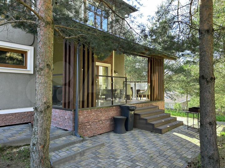 Дом 300 м² на участке 11,9 сот.