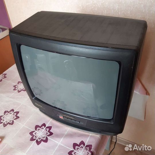 Телевизор с подставкой, кронштейном