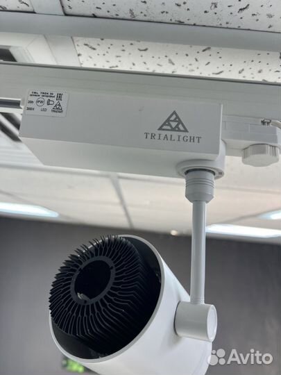 Трековые светильники на шинопроводе