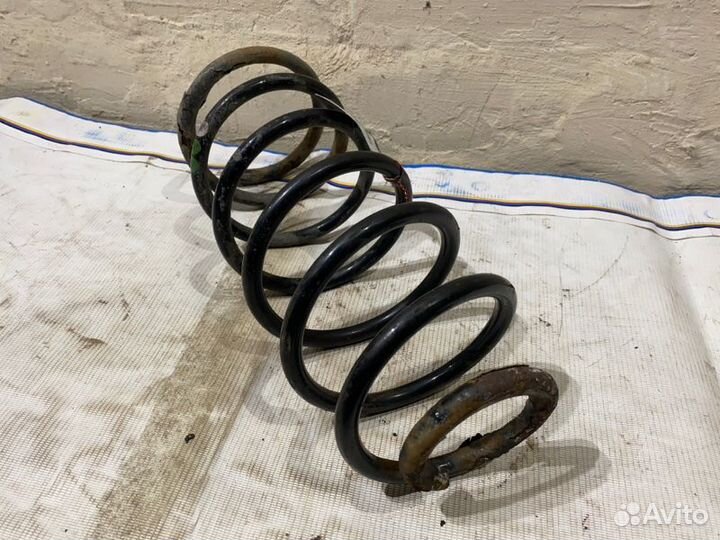 Пружина передняя Volkswagen Bora 1997-2005 седан 2