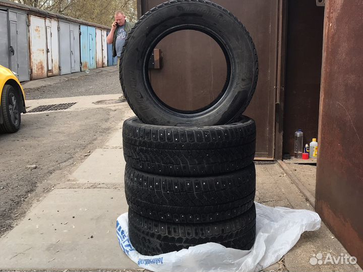 Viatti Brina Nordico V-522 215/60 R16 95T