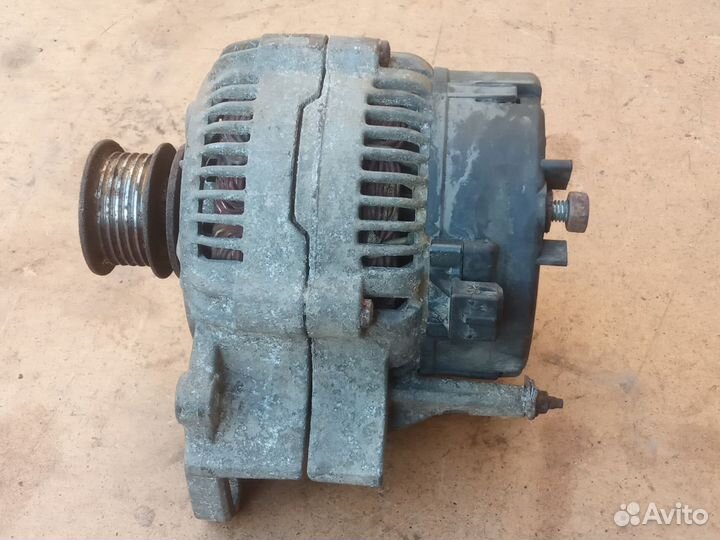Генератор VW Golf 3 Passat Audi 1,8 (90лс)
