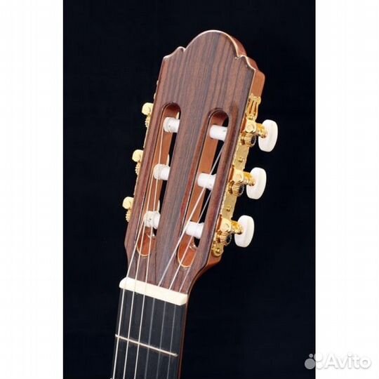 Классическая гитара Hora N1014 SM20 Regun