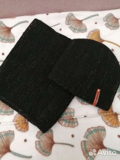 Женская шапка