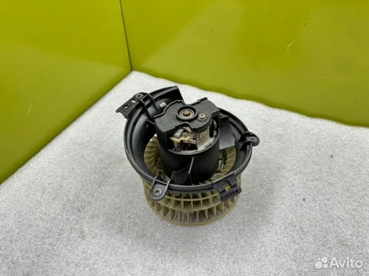 Вентилятор печки Mercedes-Benz W124 M102.985 2.3I